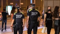 Barcelona aumenta en verano la presencia de la Guardia Urbana en 200 agentes para luchar contra carteristas y botellones
