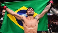 Alexandre Pantoja retiene el cinturón del peso mosca en una intensa pelea contra Brandon Royval en UFC 296