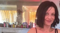 Los vecinos de Sheila Devil, hija de Camilo Sesto, se quejan de la basura acumulada en la puerta de su casa: "Esto no puede seguir así"