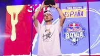 Bnet honra su leyenda al coronarse bicampeón nacional de Red Bull Batalla 2025 ante Dani VK