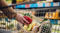 La subida de precios en el súper suma y sigue en 2023 pese a la bajada del IVA