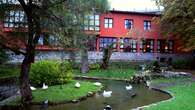 El curioso Parador en un molino centenario con un restaurante de comida tradicional asturiana