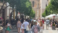 'The Sun' recomienda visitar Sevilla y comer en el '100 Montaditos': "Es una institución"