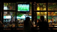 Prisión por distribuir fútbol pirata en bares: un hombre, condenado a dos años por poner partidos de LaLiga