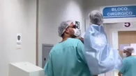 Disfraces de superhéroes para evitar el estrés: el truco de un médico para ayudar a los más pequeños en los momentos más duros