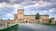 El Castillo de Pedraza, la fortaleza medieval que han comprado Santiago Segura, José Mota y Luis Álvarez