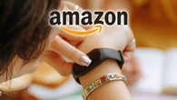 Amazon te escuchará desde tu muñeca: compra Bee, la pulsera con IA que entiende todo lo que dices