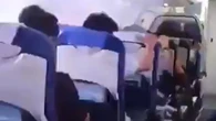 Aterrador vuelo con 200 pasajeros a bordo: una tormenta causa fuertes turbulencias y destroza parte del avión