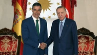 Sánchez refuerza su pacto con Erdogan y convierte a Turquía en socio preferencial militar tras el veto a Israel