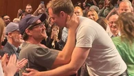 El beso viral de Pedro Pascal y Alexander Skarsgard que ha dado mucho que hablar
