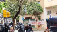 En marcha un dispositivo para desalojar el edificio ocupado en Vallcarca