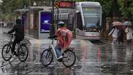 El temporal obliga en Sevilla a cerrar parques y suspender la Feria del Libro este miércoles