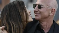 La boda de Bezos terminó con un baile de máscaras, sin Lady Gaga y con protestas