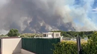 Una nube de humo cubre Madrid por un incendio en Méntrida (Toledo): el olor a quemado se extiende por toda la región