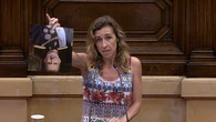 La CUP rompe una fotografía de Felipe VI en el Parlament: "Los catalanes no tenemos rey"