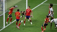 Dani Olmo calienta lafiesta con su 'momentazo'en la final: "Con permiso, buenas tardes"