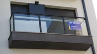 Los catalanes necesitan 8,4 años de su salario completo para pagar una vivienda de segunda mano, según un estudio