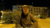 El 'streamer' Viviendoelcalle entra a un cementerio en directo para saludar a los difuntos: "Que en paz descanses"