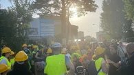 Protesta en un colegio de Vigo por el mal estado del techo: "Hasta que se caiga no lo van a arreglar"