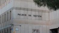 Suspendido el juicio contra un padre acusado de consentir abusos sexuales a sus hijas por la ausencia de su abogada