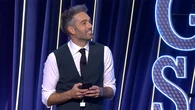 Dani Martínez promete liarla parda enviando mensajes masivos desde móviles de famosos en 'La noche del gran show'
