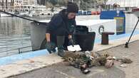 Lavadoras, maletas, bidones de pintura...: Los pescadores catalanes retiran 400.000 litros de basura del mar en cuatro años