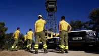 Casa de Campo vigila los conatos de incendio: 54 efectivos, tres torres... y 450 ovejas bombero
