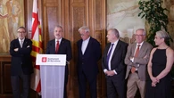 Barcelona otorga a los exalcaldes Clos, Hereu, Trias y Colau la Medalla de Oro por su trayectoria y liderazgo en la ciudad