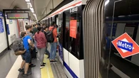 Lunes de caos en el transporte con retrasos en Metro, Cercanías y Metro Ligero en plena hora punta