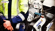 La triple sorpresa que se llevó un motorista de paisano de los Mossos al adelantar a una furgo