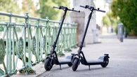 El PSOE plantea regular que los patinetes eléctricos vayan en transporte público