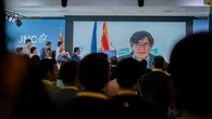 Puigdemont admite "dificultades" que "a veces vienen de la familia independentista", pero pide "aguantar la posición" a Junts
