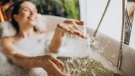 A qué hora, durante cuánto tiempo y a qué temperatura debes tomarte el baño perfecto, según la ciencia