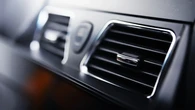 Cómo limpiar el aire acondicionado del coche para que funcione bien con este producto barato
