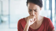 El cáncer poco conocido y agresivo que se manifiesta con tos y dolor en el pecho
