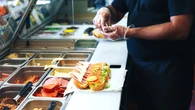 "Ponme un Maradona": así es el local que triunfa entre los más forofos con bocadillos por menos de 5 euros