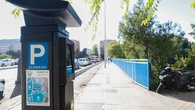 Los parquímetros empiezan a funcionar en Comillas el 21 de julio y los vecinos ya pueden pedir su autorización