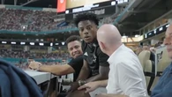 La escena más surrealista del estreno del Mundial de Clubes: Infantino cede su asiento de presidente de la FIFA al 'youtuber' Speed