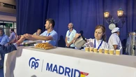 Contracrónica | Chocolate de San Ginés, el rock de Pereza y una peli de Nicole Kidman: así ha sido el congreso del PP