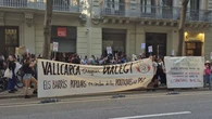 Vecinos de Vallcarca ocupan la sede del PSC de Barcelona y reclaman detener el desahucio de 40 personas en el barrio
