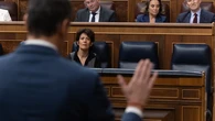 Sánchez obvia los mensajes con Ábalos, dice que Feijoo es pieza "averiada" y este le acusa de tener "miedo" al exministro