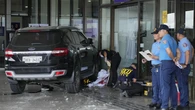 Mueren un hombre y una niña al estrellarse un coche contra la entrada del Aeropuerto de Manila