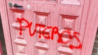 Vandalizan la sede del PSOE en Leganés con una pintada que les llama "puteros"