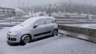 La nieve dificulta la circulación en Madrid: cortado el puerto de Navafría, cadenas en la M-611...