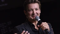 Jeremy Renner describe su experiencia cercana a la muerte como "una paz tan mágica que no quería volver"