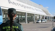 Detenido por agredir y morder a un agente tras perder su equipaje en el aeropuerto de Palma