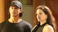 El restaurante que ha visitado Rosalía junto al actor Emilio Sakraya: tiene un local en Marbella