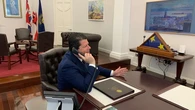 El primer ministro de Gibraltar presenta a su nueva novia, un año después de su separación