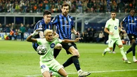 Las jugadas polémicas que hacen estallar al Barça: una posible mano de Acerbi, el penalti a Lamine Yamal...