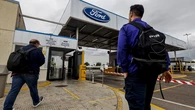Ford Almussafes sigue "bajo mínimos" con una caída del 32% en la producción de coches